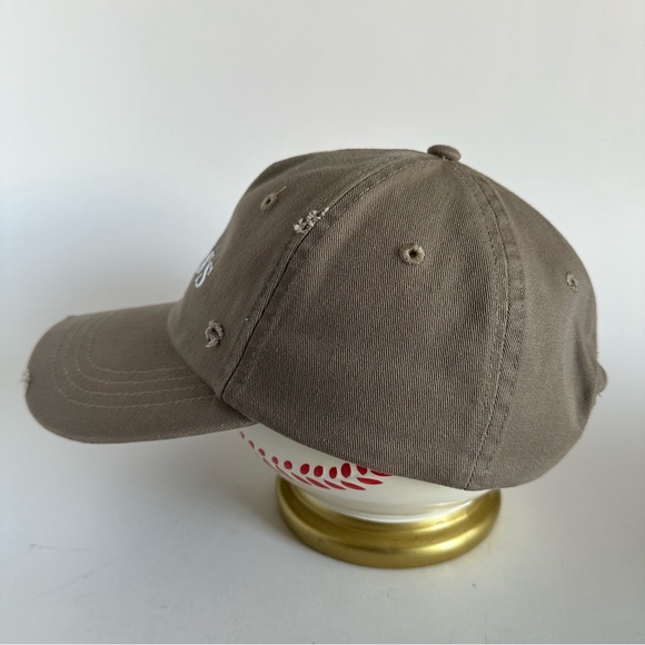 Guess Women’s Baseball Hat StrapBack Beige - Picture 5 of 12